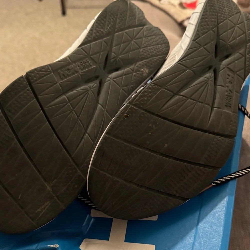 Hoka Carbon X3 Black and White Athletic Shoes 9B - Picture 4 of 4